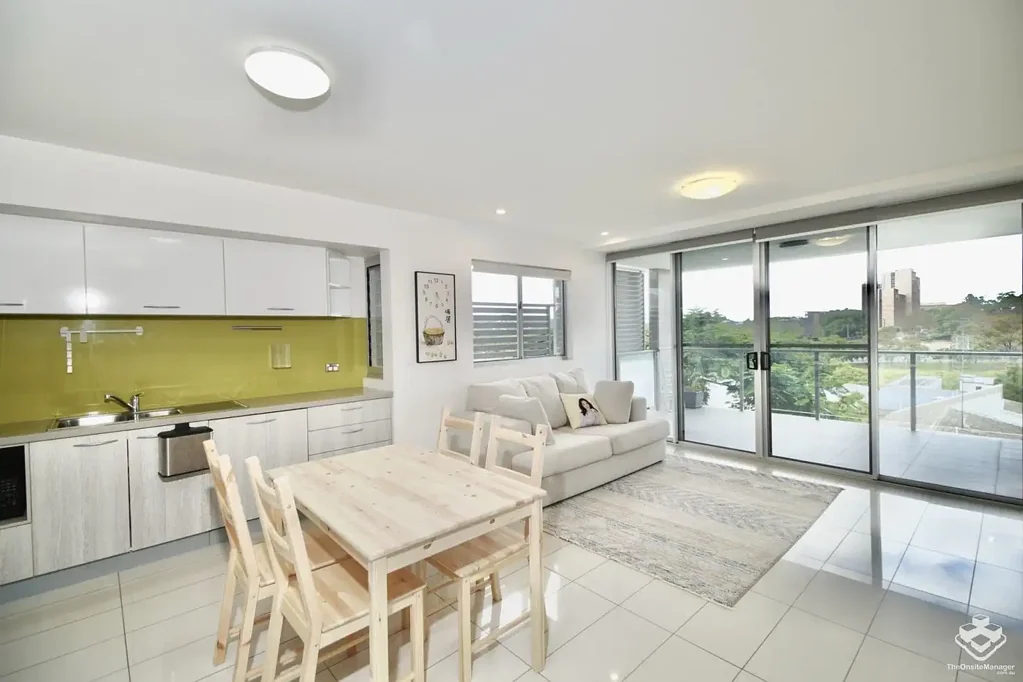Furnished modern two bedrooms, walking to UQ