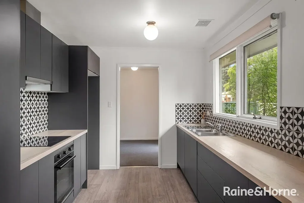 26 Stuart Drive, Woodend, VIC 3442