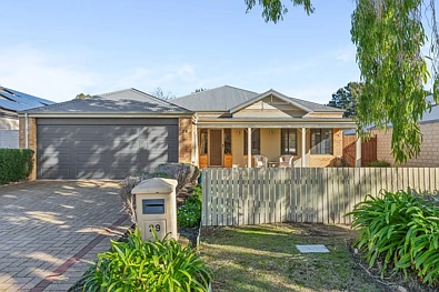 Aubin Grove 4 Slaapkamer Spacious Family Living with Seamless Indoor-Outdoor Entertaining * CLICK ON VIDEO ICON FOR 3D Virtual Walkthrough