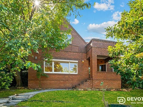 Greenwich 3房  Ideal Family Retreat – Knock-Out Location And Elevated Scenic Views With Water Aspect