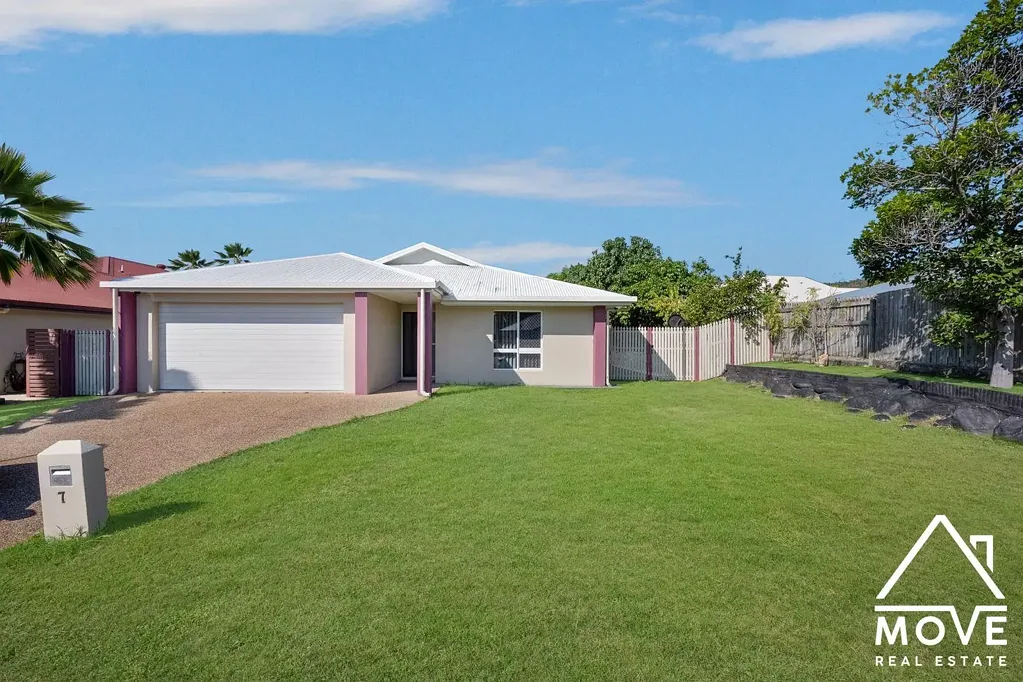 Mount Louisa 4房  Exceptional Family Home with Modern Upgrades & Solar Panels