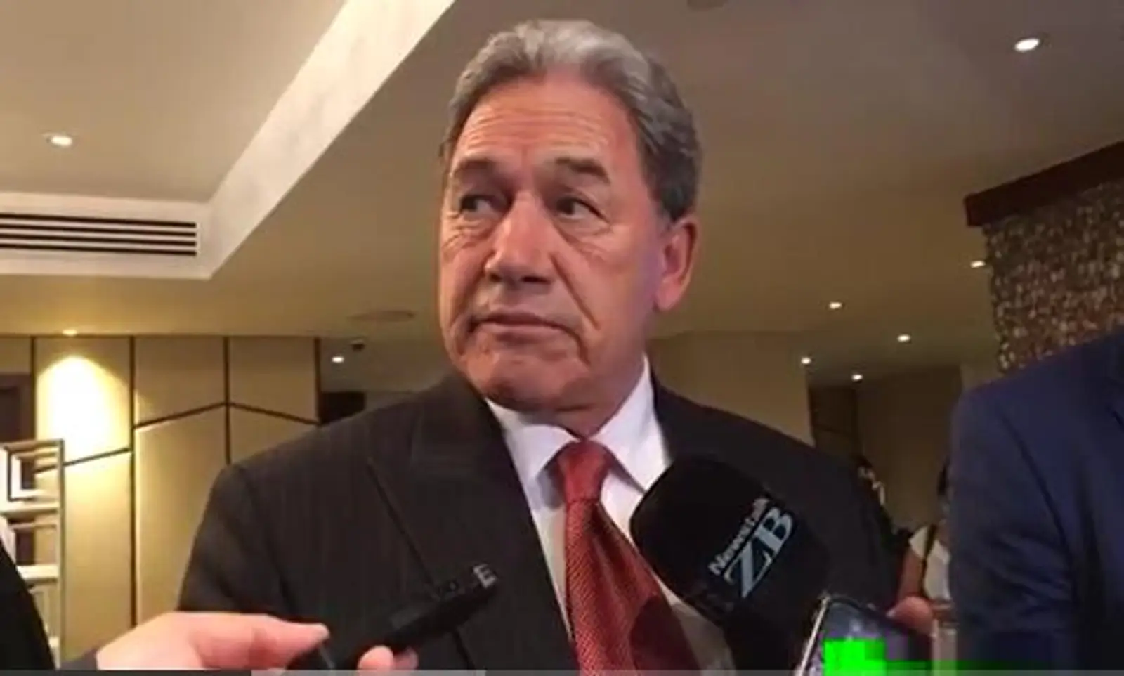 外交部长Winston Peters上任第一把火烧向在新西兰藏匿的中国逃犯