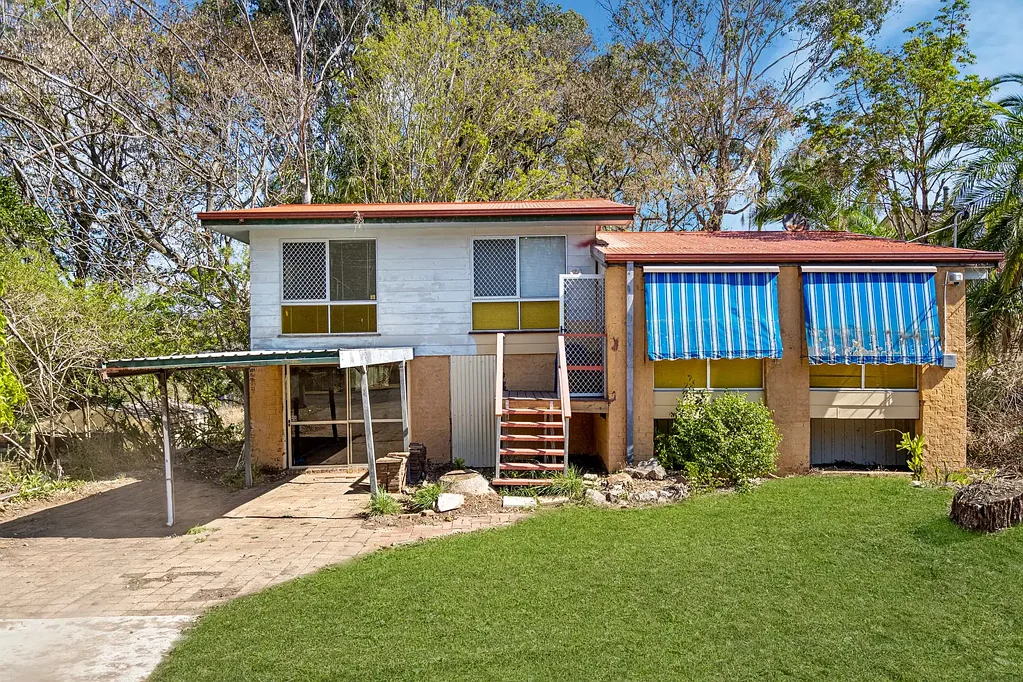 Redbank Plains 3ਬੈੱਡਰੂਮ Prime Development Opportunity – 2087sqm with Dual Street Frontage! DUAL STREET ACCESS from Aldinga Street & Sapphire Crescent!!