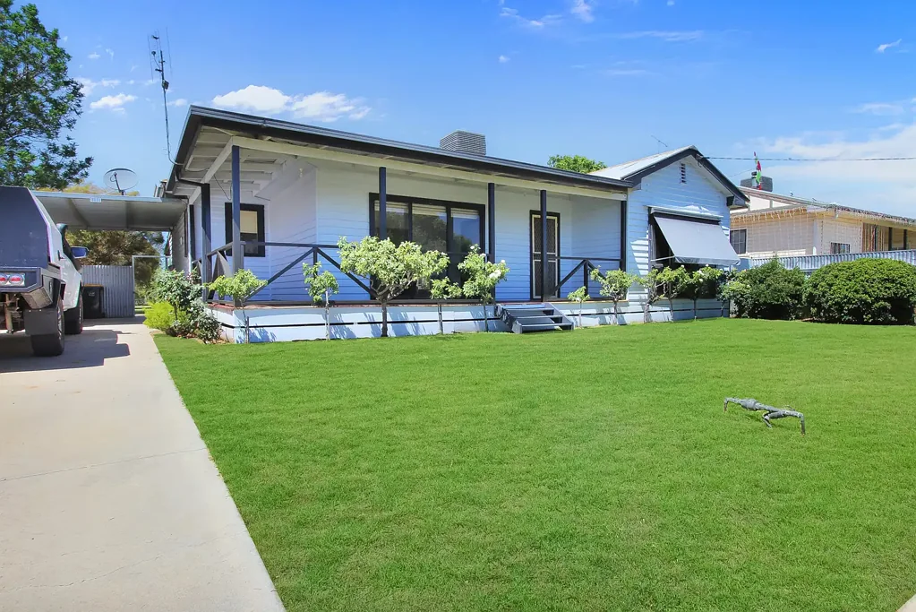 428 Church Street, Hay, NSW 2711
