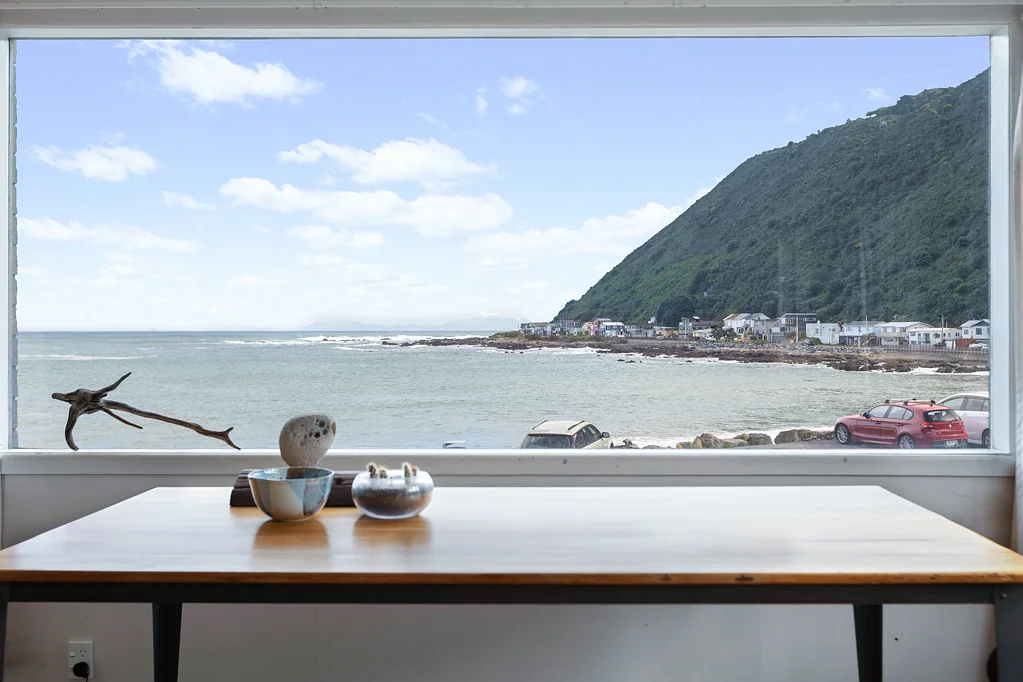 Owhiro Bay 3Kwarto Builders & DIY'ers, Your Waterfront Dream Awaits!
