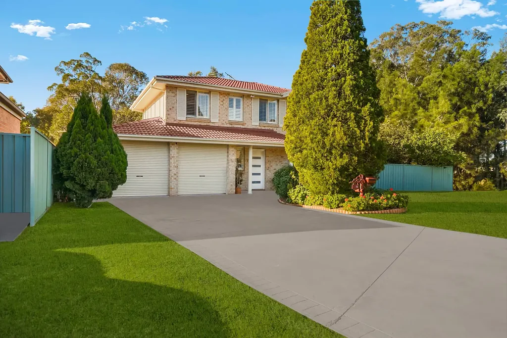 Hoxton Park 5chambre Your Next Chapter Begins in This Exceptional Family Home