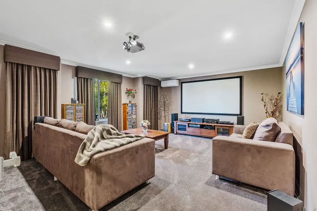1 Santa Clara Crescent, Clarkson, WA 6030
