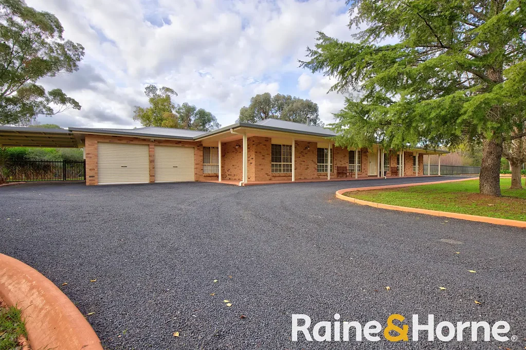 Dubbo 4房  Space, space & more space