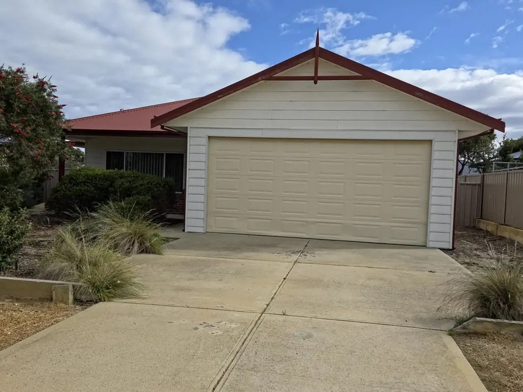 Lovely family home with secure back yard