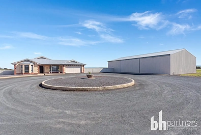 Mannum 5Moenga Spectacular Home, Shed, Views & Location - 8.8 Acres