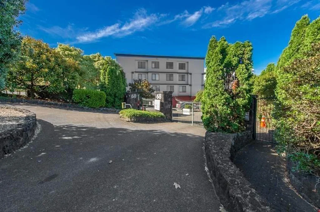 Exceptional 2-Bedroom apartment in the lap of ...