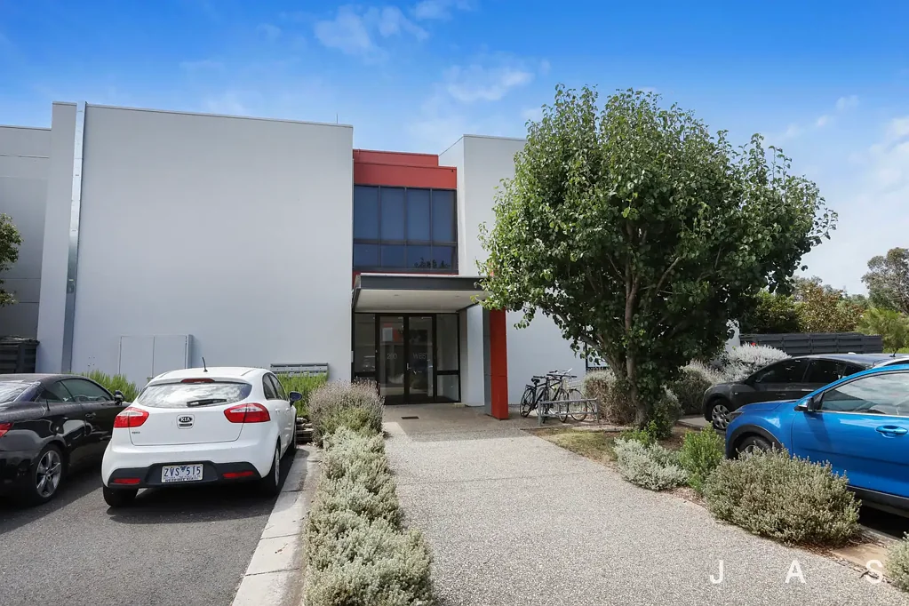 Spacious & Well-Appointed Apartment in the Heart of Yarraville