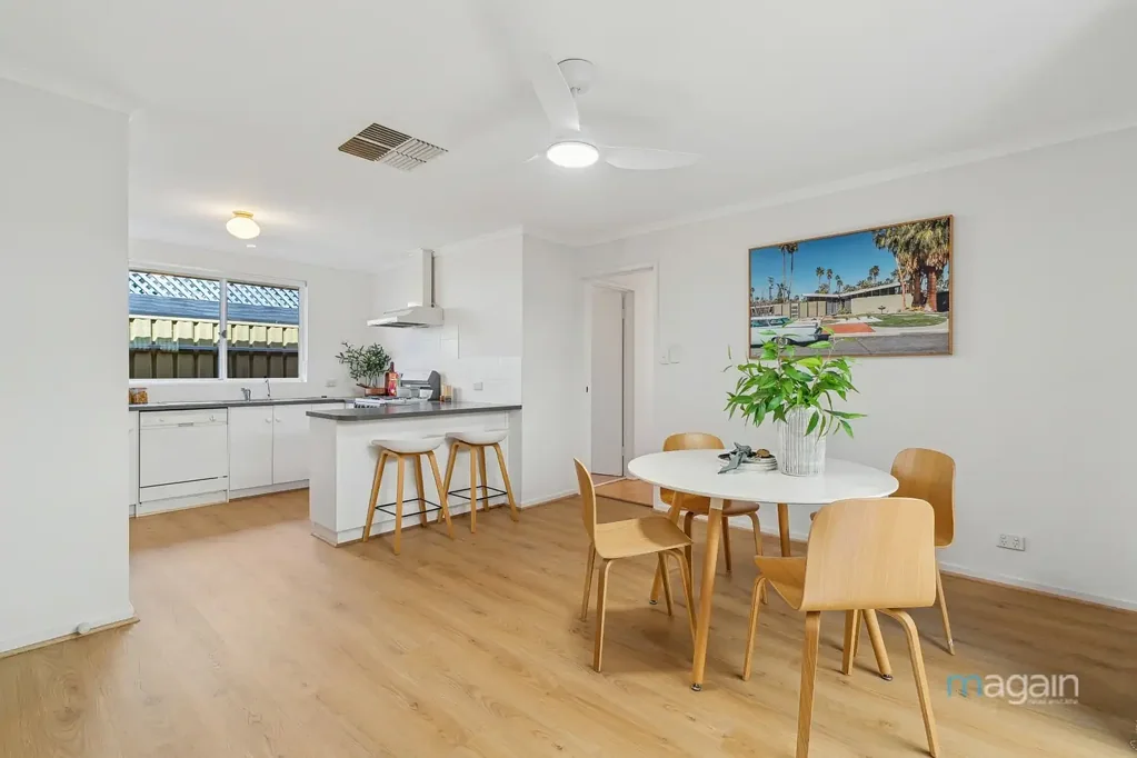 12 Coonawarra Close, Woodcroft, SA 5162