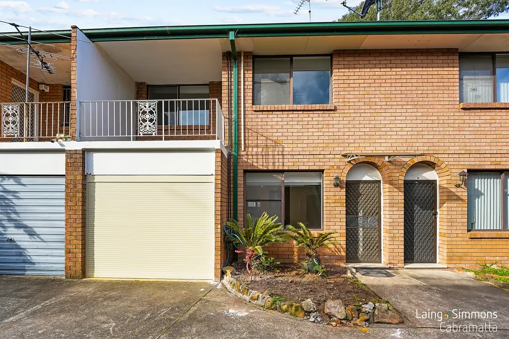 Carramar 3 Slaapkamer Fully Renovated Double-Brick Townhouse