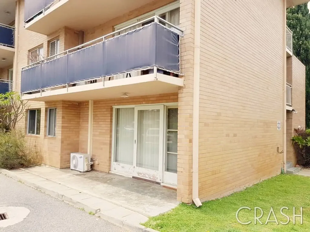 2-Bedroom Ground Floor Apartment with Parking & Air Conditioning