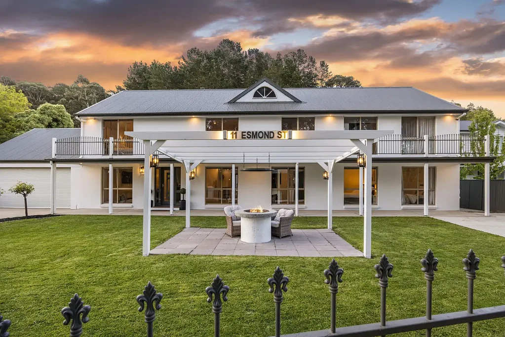 Black Hill 6房  Expansive Family Living in a Premium Black Hill Setting