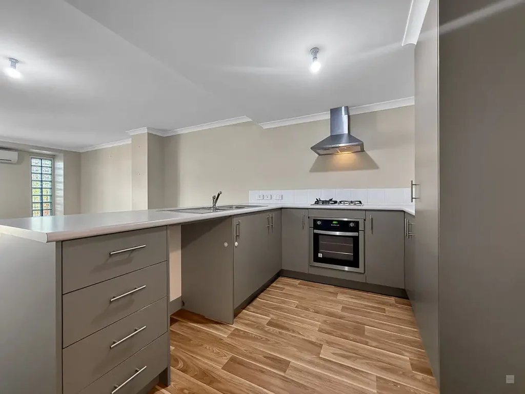 Walk to the Train Station, Foreshore & Mandurah Forum!