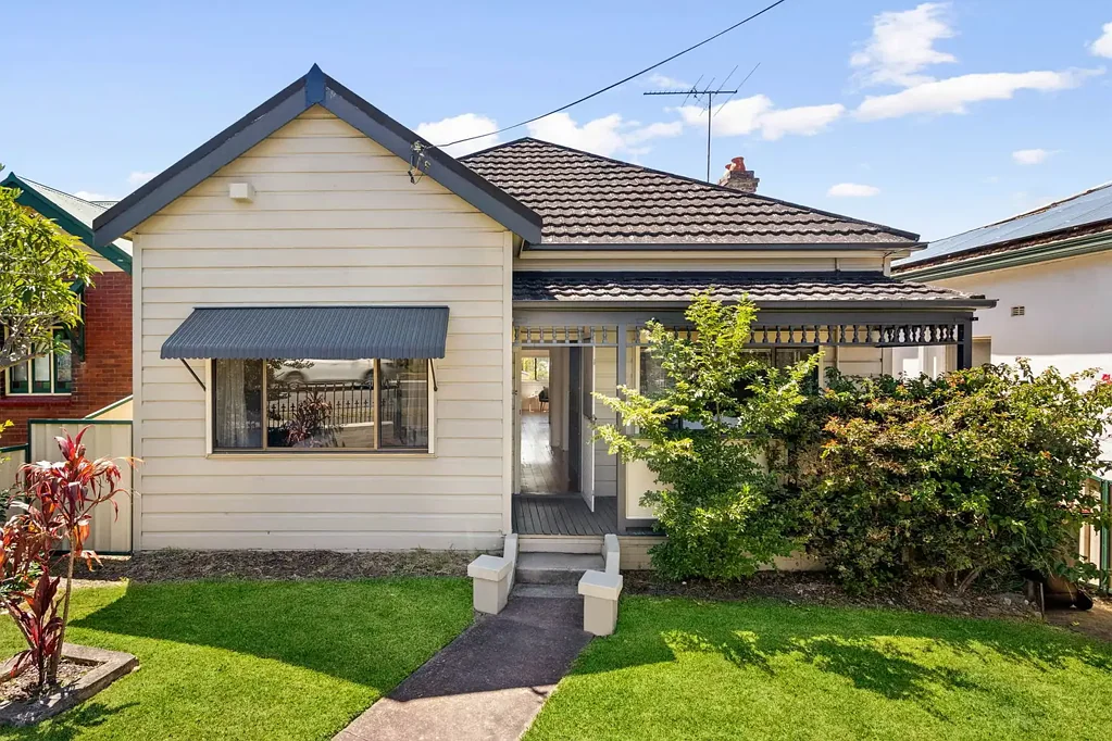 Sans Souci 3ห้องนอน Exciting Potential On Prime Parcel