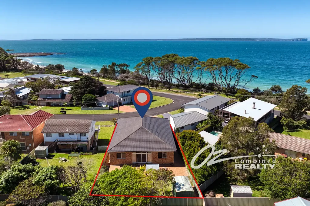Vincentia 3 Bedroom PLANTATION POINT - SUPERB BUILT PROPERTY -  STUNNING LOCATION - 
EASY LIVING ONE LEVEL -  SUN DRENCHED VIEWS - 752M2 BLOCK
