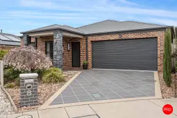 8 Maplewood Court, White Hills