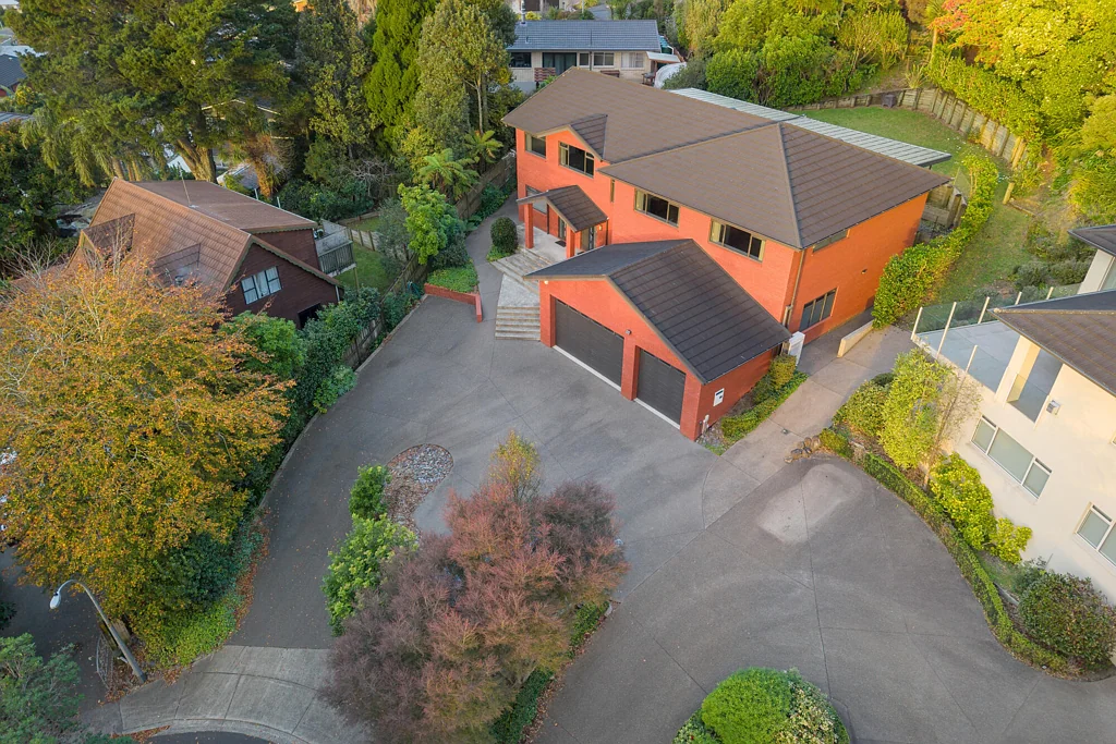 Pukekohe 5房 自住+收入型物业，黄金地段，806㎡地块，宽敞内进式车库+独立生活单元！ Home and Income - Prime Location