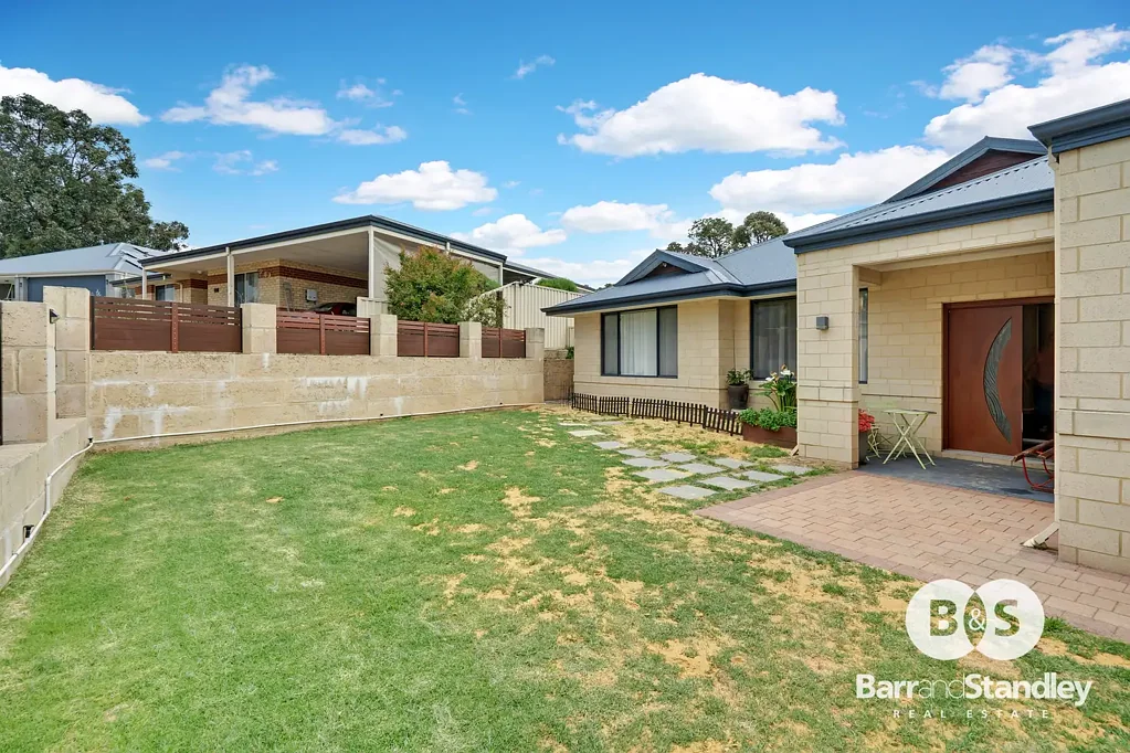 18 Robinia Rise, Collie, WA 6225