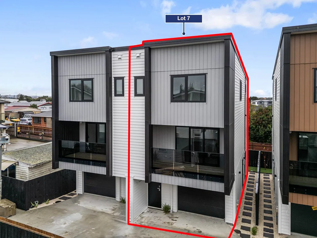 Mount Wellington 4 Bedroom Luxury Living Townhouse in Mount Wellington