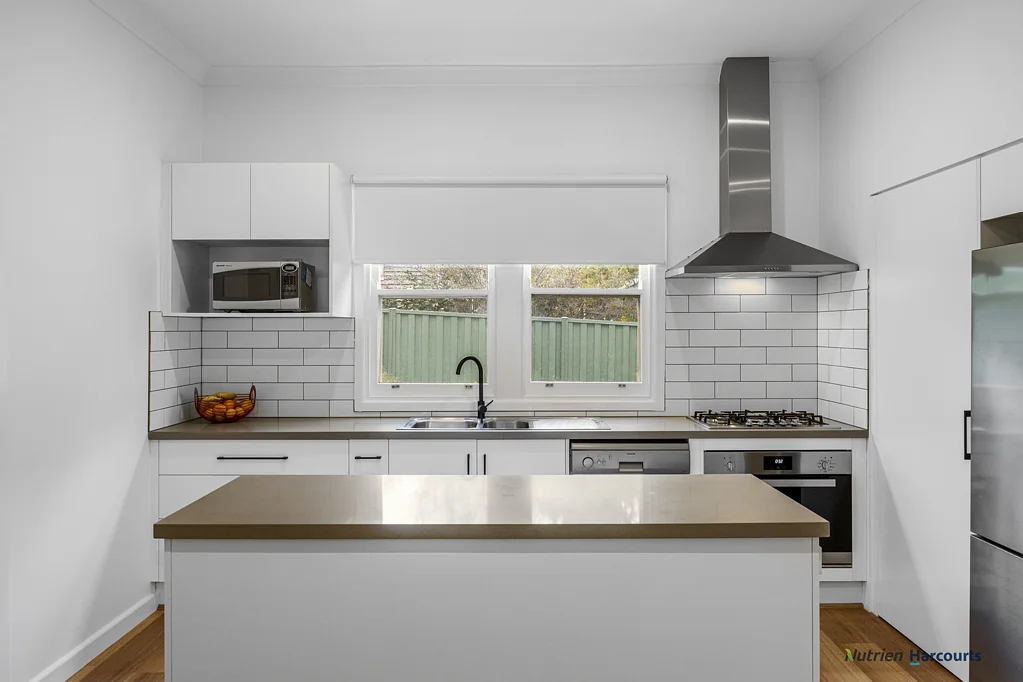 4 Myrtle Street, Alexandra, VIC 3714