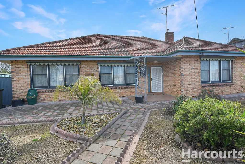 Horsham 4 Bedroom Neat Brick Home