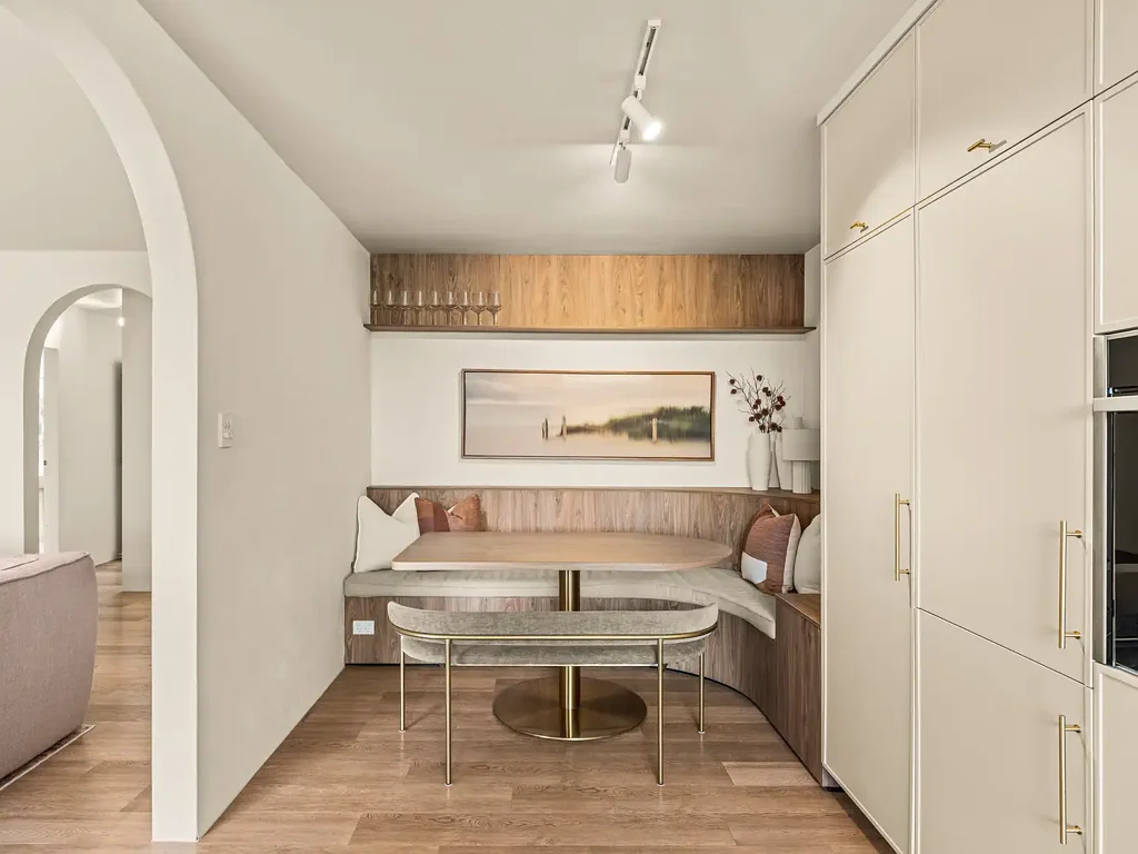 Highgate Hill 3部屋 Exceptionally Renovated, House-Sized Apartment with Elevated Views