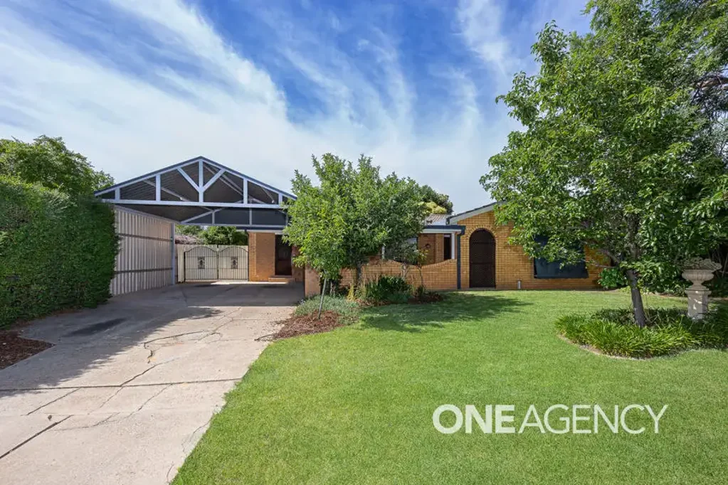 2 MELKIN AVENUE, Glenfield Park, NSW 2650