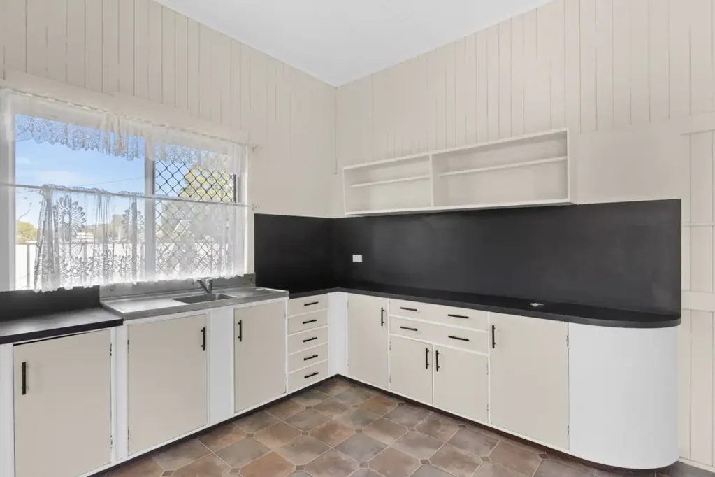 Spacious Home | Walking distance CBD