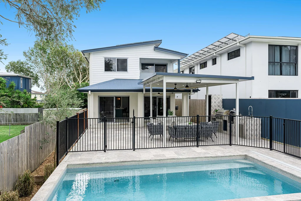 48 Bellevue Parade, Lota, QLD 4179
