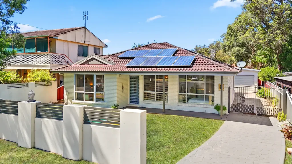 50 Cams Boulevard, Summerland Point, NSW 2259