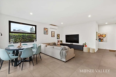 4/3 Alexander Street, Avondale Heights, VIC 3034, 3 slaapkamers, 2 badkamers, Townhouse