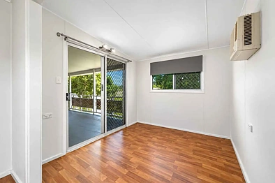 लिविंग रूम - 10 Harlequin Street, Toolooa, QLD 4680