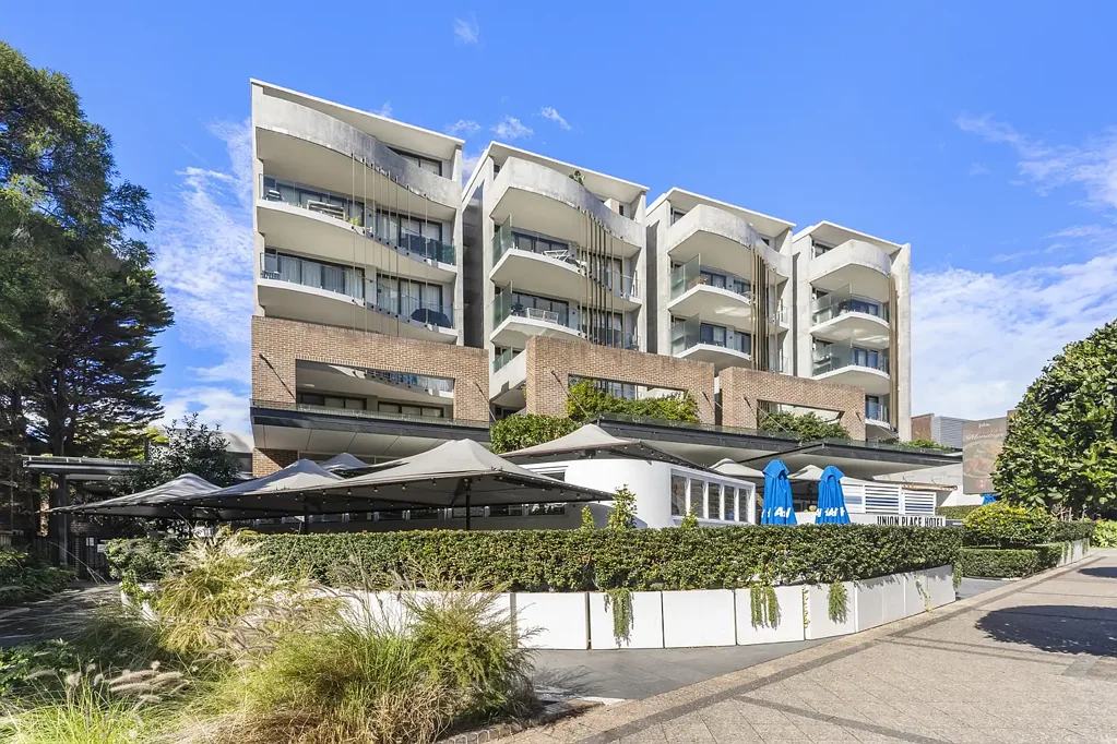 Modern Two Bedroom Apartment in the Heart of Jannali
