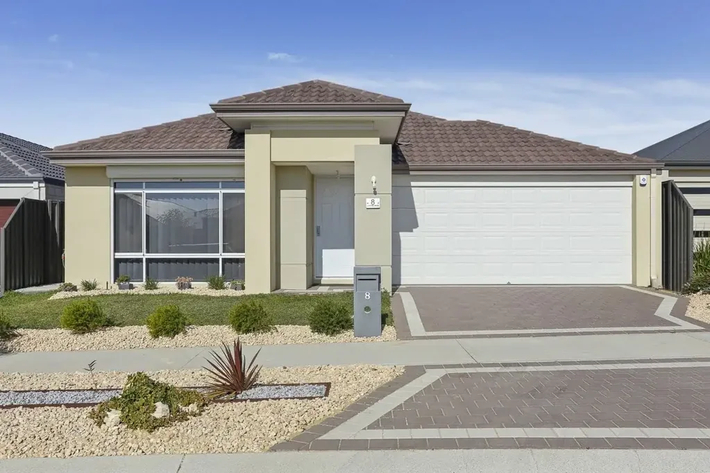 Spacious 4-Bedroom Family Home in Allara Estate