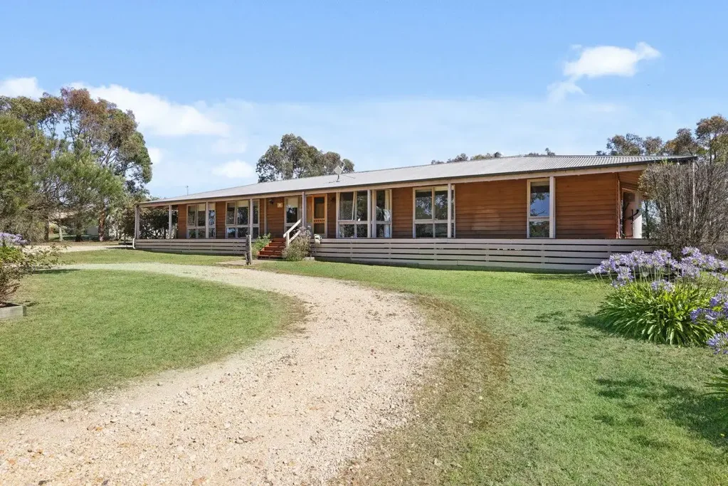 32 Mustons Lane, Heyfield, VIC 3858