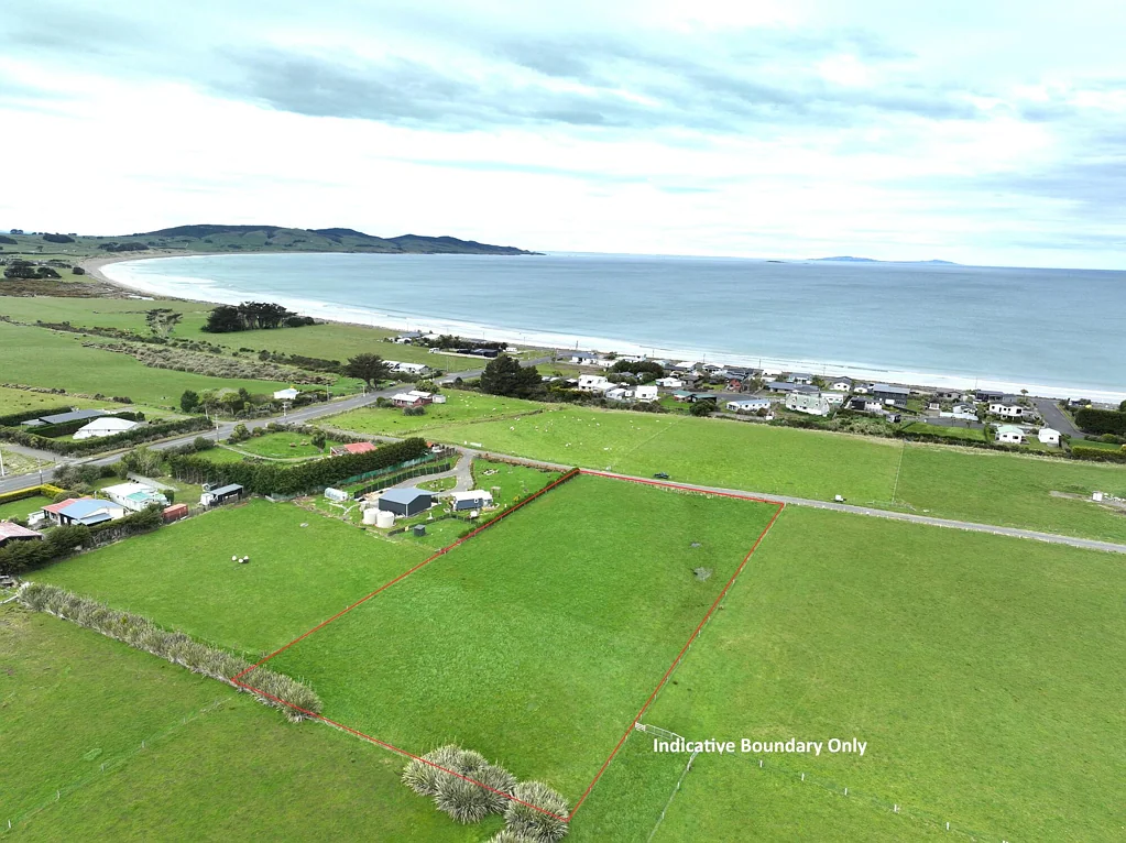 Colac Bay Coastal Paradise Awaits at Colac Bay Road!