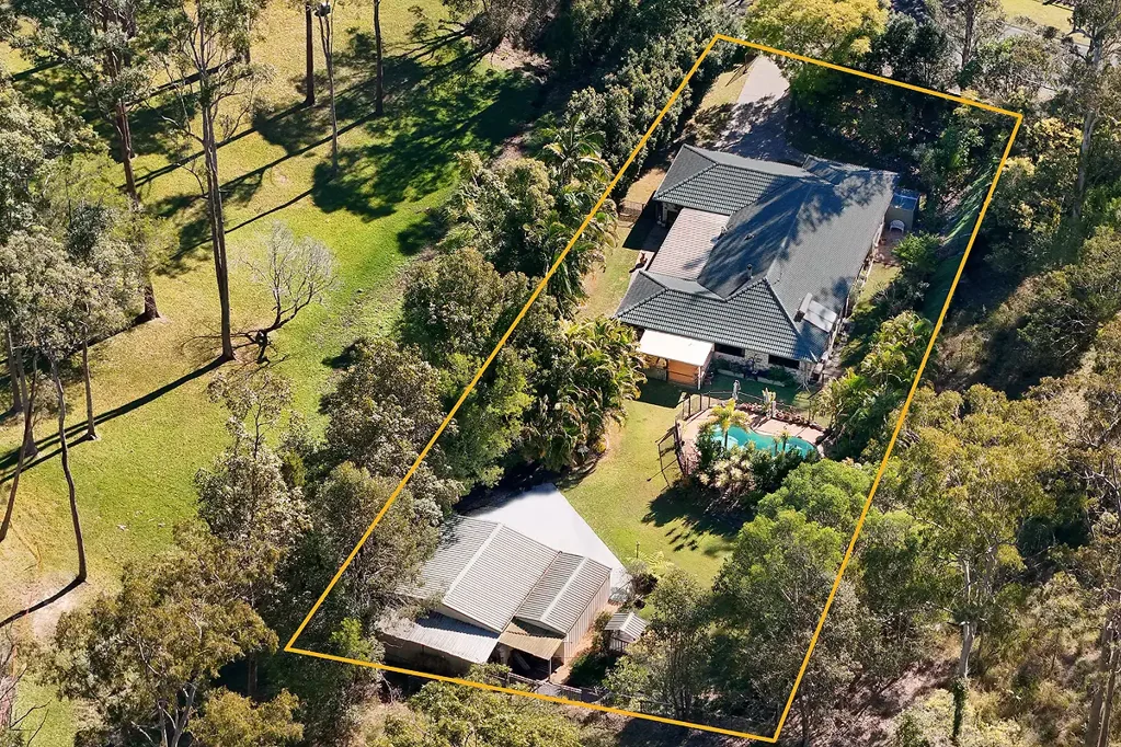 Mount Nathan 4 Bedroom No Neighbours, No Worries - Space, Privacy and a Serious Shed