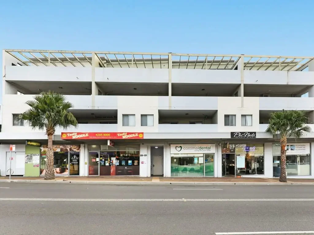 Corrimal 2房 精装修两居室 公寓全配家具 东西向双户外空间 宽敞卧室 开放式起居区 简约厨房 现代浴室 地下车库 步行生活配套 Urban Convenience with Instant Rental Return