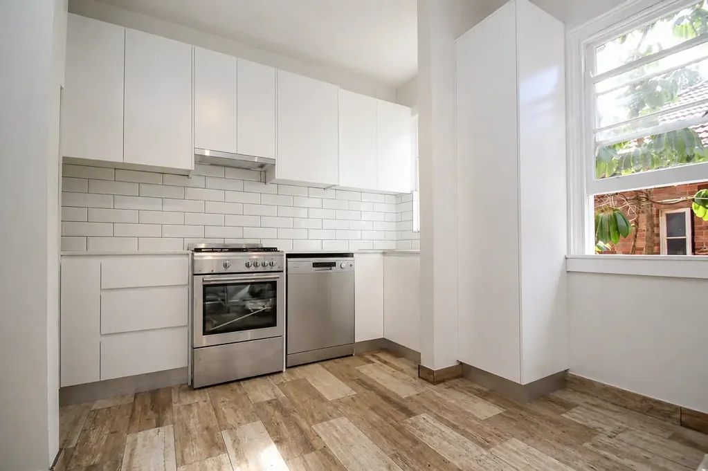 Freshly Renovated Two-Bedroom Apartment in Bronte