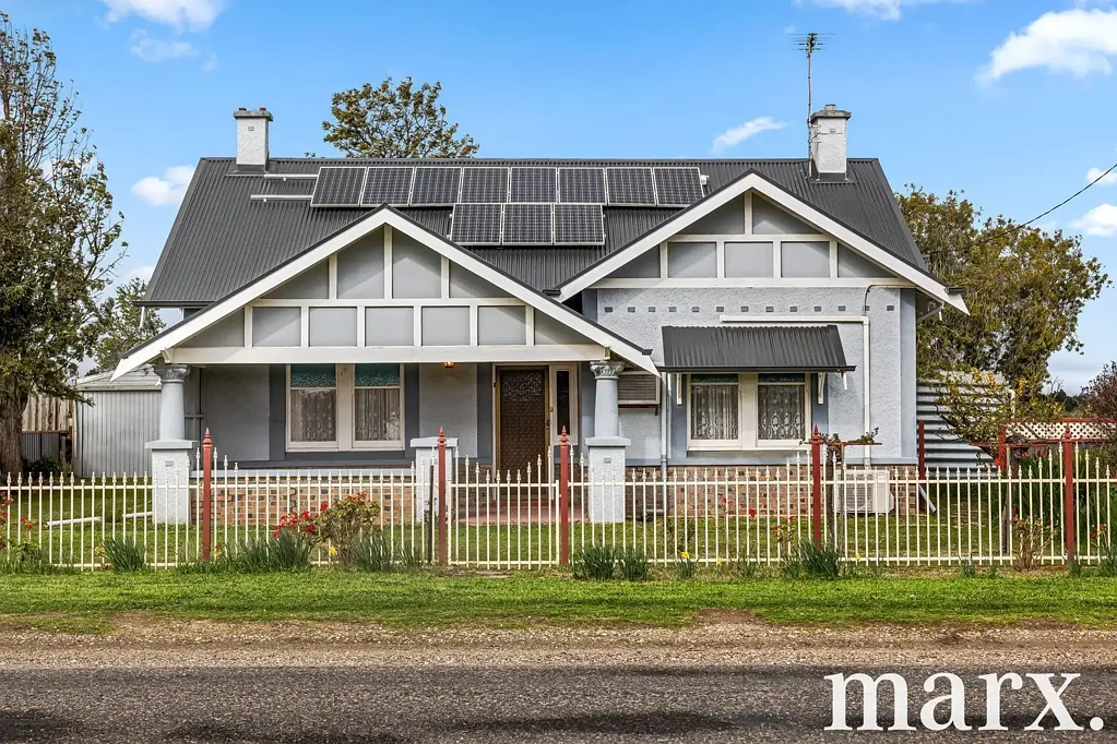Tanunda 3બેડરૂમ Character Bungalow with Unlimited Potential in the Heart of the Barossa