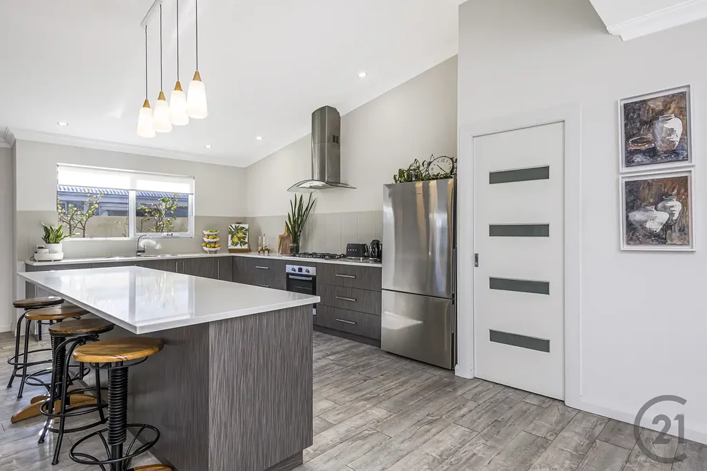 Dawesville 4 Bedroom Quality, Style & Coastal Living, This One Truly Needs to Be Seen