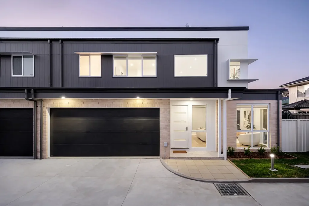 Adamstown 3침실 Brand new architectural townhouse in a quiet Adamstown pocket
