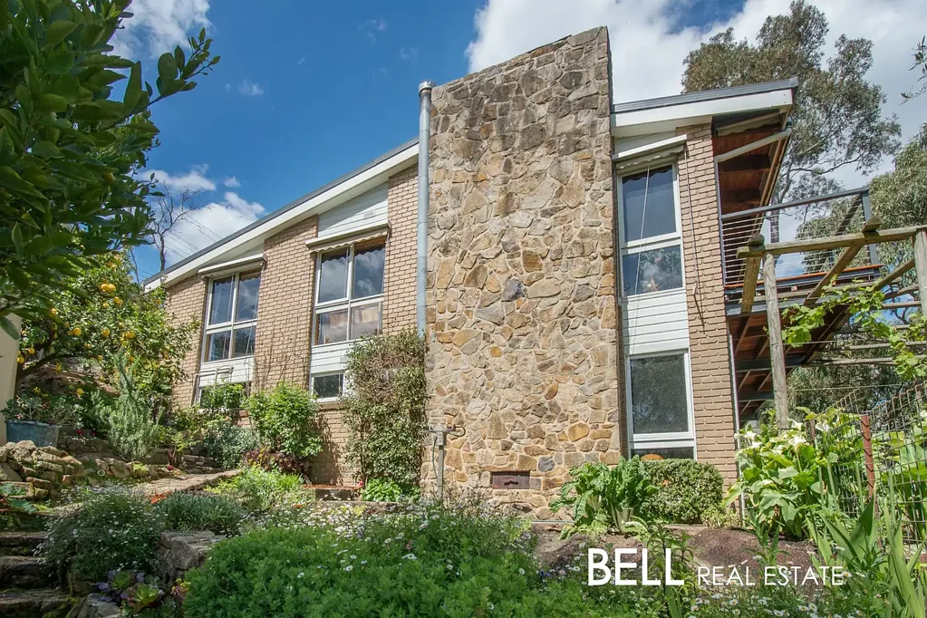 Upper Ferntree Gully 4ਬੈੱਡਰੂਮ Alpine Allure with Sweeping Views on Over ¼ Acre