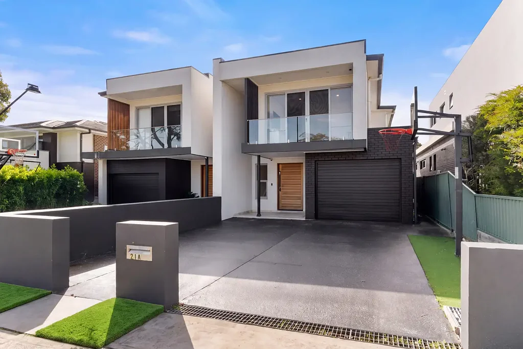 Caringbah South 5બેડરૂમ Sophisticated Family Living with Resort-Style Entertaining