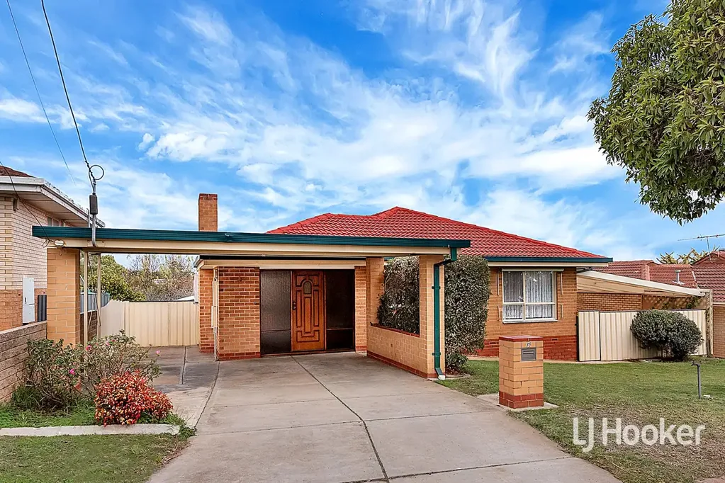 The Perfect Family Home with a Spacious Yard