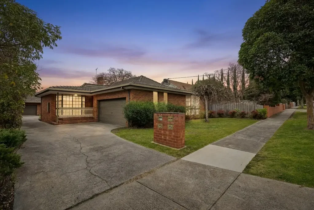 Essendon 3 Bedroom Rarely Found, Remarkably Spacious, Perfectly Essendon